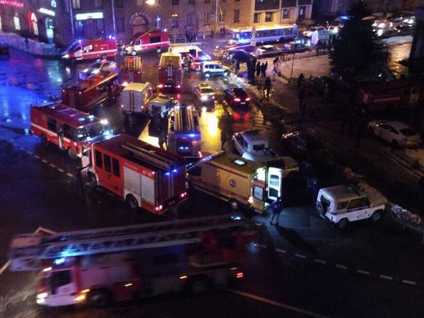 Σε βόμβα οφείλεται η ισχυρή έκρηξη σε σούπερ μάρκετ στην Αγία Πετρούπολη (εικόνες, βίντεο)